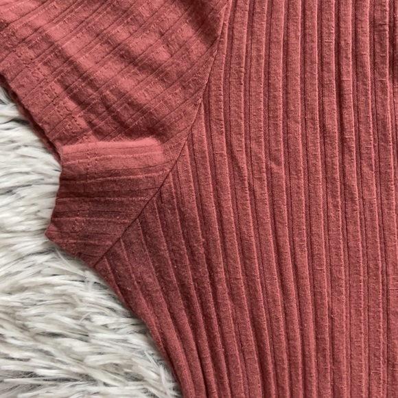 Mauve midi stretch ribbed dress with neck detail - Picture 4 of 4